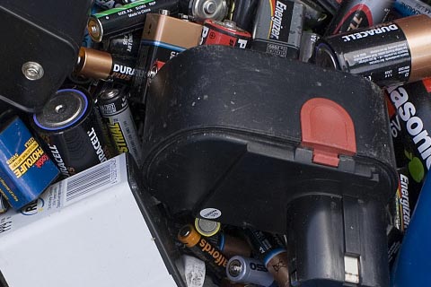 电池可不可回收√废旧电池回收方式-废弃电池怎么回收